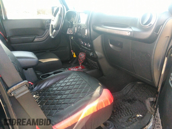 2018 Jeep Wrangler Unlimited Sport S with VIN 1C4BJWDGXJL811661, listed as a IAAI auction lot 42002611 with 86,105 mi miles and . Bid and sale history available at DreamBid. Image 5.