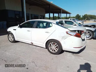 2013 Kia Optima LX z VIN KNAGM4A76D5372356, wystawiony jako Copart lot #57652125 z przebiegiem Nie podano mil oraz Szkoda całkowita • Salvage title. Historia ofert i sprzedaży dostępna na DreamBid. Obrazek 2.