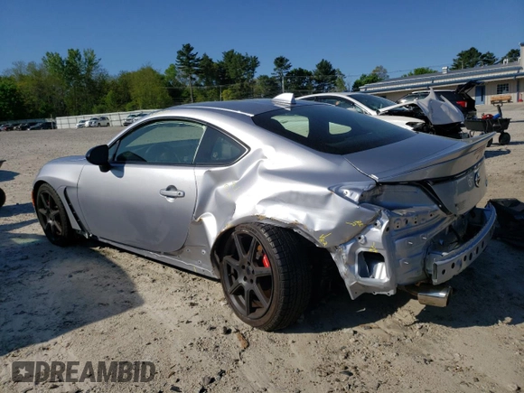 2024 Toyota 86 Premium z VIN JF1ZNBE15R9755858, wystawiony jako Copart lot #55677285 z przebiegiem 4 291 mil mil oraz Szkoda całkowita • Salvage title. Historia ofert i sprzedaży dostępna na DreamBid. Obrazek 2.
