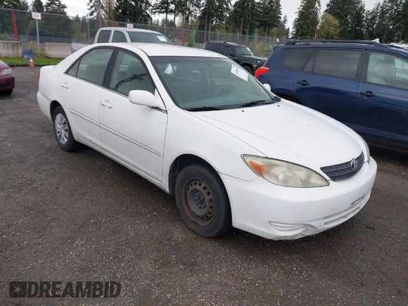 2004 Toyota Camry LE with VIN JTDBE32K840256161, listed as a IAAI auction lot 42000050 with 367,016 mi miles. Bid and sale history available at carsss.com. Image 1.