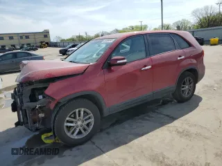 2014 Kia Sorento LX z VIN 5XYKT3A60EG527168, wystawiony jako Copart lot #50388095 z przebiegiem 163 662 mil mil oraz Szkoda całkowita • Salvage title. Historia ofert i sprzedaży dostępna na DreamBid. Obrazek 1.