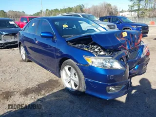 2011 Toyota Camry LE z VIN 4T1BF3EK6BU663454, wystawiony jako IAAI lot #41855211 z przebiegiem 74 529 mil mil oraz . Historia ofert i sprzedaży dostępna na DreamBid. Obrazek 1.