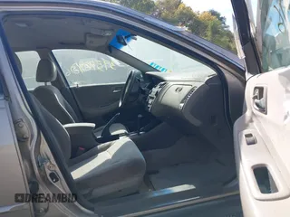 2001 Honda Accord LX with VIN 1HGCG66521A022612, listed as a IAAI auction lot 39372406 with Not provided miles and . Bid and sale history available at DreamBid. Image 5.