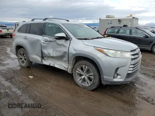 2017 Toyota Highlander LE with VIN 5TDZZRFH7HS226821, listed as a Copart auction lot 47089555 with 101,192 mi miles and Salvage title. Bid and sale history available at DreamBid. Image 4.