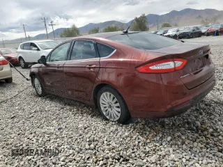 2016 Ford Fusion SE Hybrid with VIN 3FA6P0LU7GR250310, listed as a Copart auction lot 69625424 with 144,692 mi miles and Salvage title. Bid and sale history available at DreamBid. Image 2.