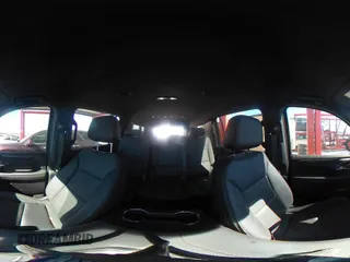 2024 Chevrolet Suburban z VIN 1GNSCEKT6RR218285, wystawiony jako IAAI lot #40982165 z przebiegiem 8 464 mil mil oraz . Historia ofert i sprzedaży dostępna na DreamBid. Obrazek 18.