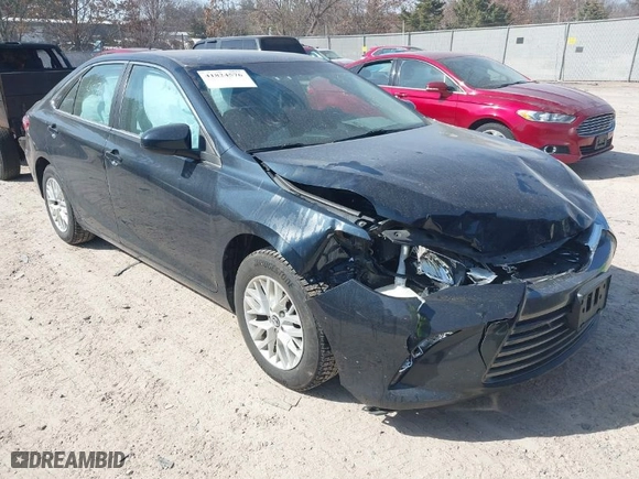 2017 Toyota Camry XLE with VIN 4T1BF1FK0HU353067, listed as a IAAI auction lot 41824576 with 112,409 mi miles. Bid and sale history available at carsss.com. Image 1.