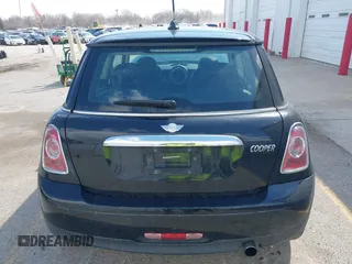 2011 MINI Hardtop with VIN WMWSU3C50BT098967, listed as a IAAI auction lot 42021501 with 120,216 mi miles and . Bid and sale history available at DreamBid. Image 17.