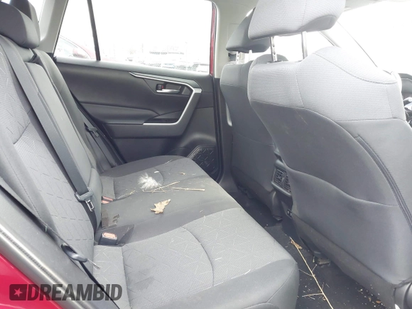 2020 Toyota RAV4 XLE with VIN 2T3P1RFV4LW115588, listed as a IAAI auction lot 40821216 with 60,697 mi miles. Bid and sale history available at carsss.com. Image 8.