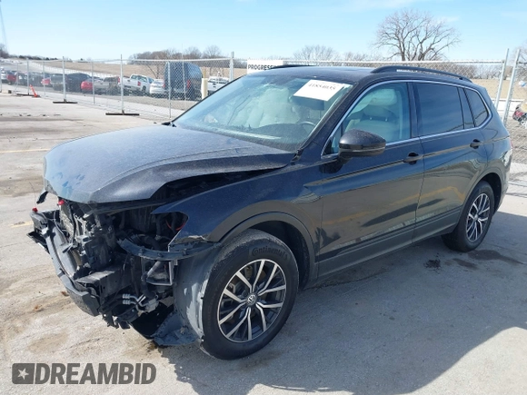 2019 Volkswagen Tiguan SE with VIN 3VV2B7AX6KM066013, listed as a IAAI auction lot 41854035 with 72,322 mi miles and . Bid and sale history available at DreamBid. Image 17.