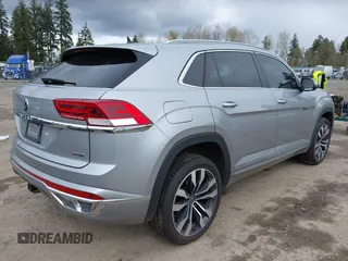 2021 Volkswagen Atlas SEL with VIN 1V2SE2CA4MC229844, listed as a IAAI auction lot 41916623 with 34,618 mi miles and . Bid and sale history available at DreamBid. Image 4.