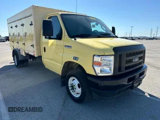 2021 FORD E450 SUPER DUTY CUTAWAY VAN with VIN 1FDXE4FN8MDC34245, listed as a Copart auction lot 74947084 with 70,651 mi miles and Clean Title. Bid and sale history available at DreamBid. Image 1.