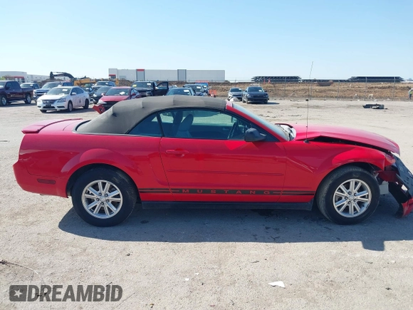 2008 Ford Mustang Deluxe with VIN 1ZVHT84NX85143404, listed as a IAAI auction lot 41977601 with 111,457 mi miles and . Bid and sale history available at carsss.com. Image 13.
