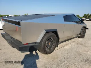 2024 Tesla Cybertruck z VIN 7G2CEHED2RA020834, wystawiony jako Copart lot #73682154 z przebiegiem 9221 mil mil oraz Szkody całkowita. Historia ofert i sprzedaży dostępna na DreamBid. Obrazek 3.