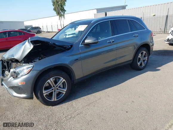 2019 Mercedes-Benz GLC with VIN WDC0G5EB5KF606374, listed as a IAAI auction lot 41987972 with 59,368 mi miles. Bid and sale history available at carsss.com. Image 18.