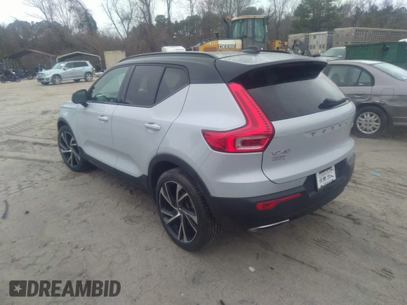 2020 Volvo XC40 R-Design с VIN YV4162UM2L2305405, выставлен на аукционе IAAI как лот 41531111 с пробегом 82 352 миль миль и . История ставок и продаж доступна на DreamBid. Изображение 3.