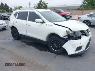 2016 Nissan Rogue SL with VIN 5N1AT2MT4GC784277, listed as a IAAI auction lot 42174881 with 117,566 mi miles. Bid and sale history available at carsss.com. Image 1.