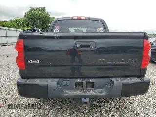 2017 Toyota Tundra Limited z VIN 5TFHW5F1XHX670835, wystawiony jako Copart lot #58166755 z przebiegiem 103 123 mil mil oraz Szkoda całkowita • Salvage title. Historia ofert i sprzedaży dostępna na DreamBid. Obrazek 6.