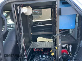 2017 Ford Explorer XLT z VIN 1FM5K8D83HGD73353, wystawiony jako IAAI lot #42568753 z przebiegiem 119 689 mil mil oraz . Historia ofert i sprzedaży dostępna na DreamBid. Obrazek 1.