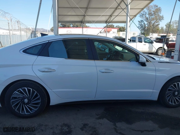 2021 Hyundai Sonata Hybrid Limited with VIN KMHL54JJ5MA027896, listed as a IAAI auction lot 41830948 with 29,064 mi miles. Bid and sale history available at carsss.com. Image 14.