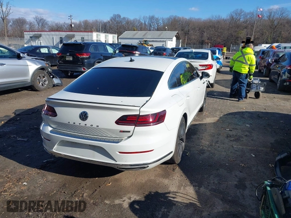 2019 Volkswagen Arteon SEL R-Line с VIN WVWSR7AN7KE025159, выставлен на аукционе IAAI как лот 41191814 с пробегом 82 622 миль миль и . История ставок и продаж доступна на DreamBid. Изображение 4.