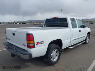2006 GMC Sierra 1500 SLE1 with VIN 1GTEK19BX6Z180215, listed as a IAAI auction lot 41548959 with 394,076 mi miles. Bid and sale history available at carsss.com. Image 4.