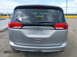 2017 Chrysler Pacifica Touring L with VIN 2C4RC1BG1HR803027, listed as a IAAI auction lot 41896775 with 112,896 mi miles and . Bid and sale history available at DreamBid. Image 16.