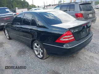 2007 Mercedes-Benz C 230 Sport с VIN WDBRF52H47E024464, выставлен на аукционе IAAI как лот 42542028 с пробегом 213 392 миль миль и . История ставок и продаж доступна на DreamBid. Изображение 3.
