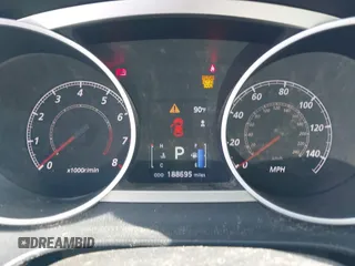 2011 Mitsubishi Outlander SE z VIN JA4AS3AWXBU022418, wystawiony jako IAAI lot #40025021 z przebiegiem 188 695 mil mil oraz . Historia ofert i sprzedaży dostępna na DreamBid. Obrazek 7.
