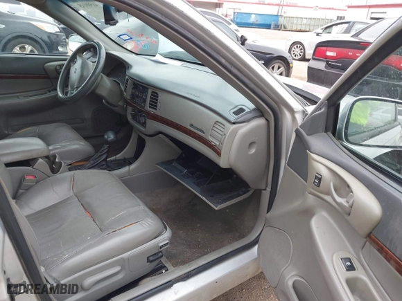2001 Chevrolet Impala LS with VIN 2G1WH55K619337122, listed as a IAAI auction lot 41589145 with 173,767 mi miles. Bid and sale history available at carsss.com. Image 5.