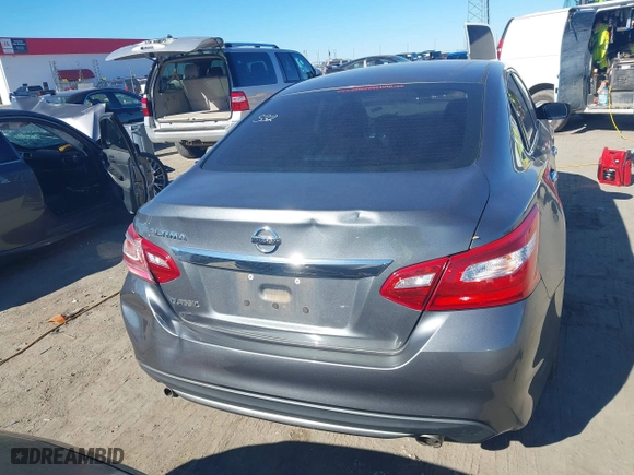 2017 Nissan Altima 2.5 SR with VIN 1N4AL3AP2HC488506, listed as a IAAI auction lot 40853197 with 117,806 mi miles. Bid and sale history available at carsss.com. Image 16.