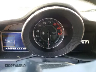 2018 Ferrari 488 z VIN ZFF79ALA6J0231860, wystawiony jako Copart lot #46477065 z przebiegiem Nie podano mil oraz Szkoda całkowita • Salvage title. Historia ofert i sprzedaży dostępna na DreamBid. Obrazek 9.