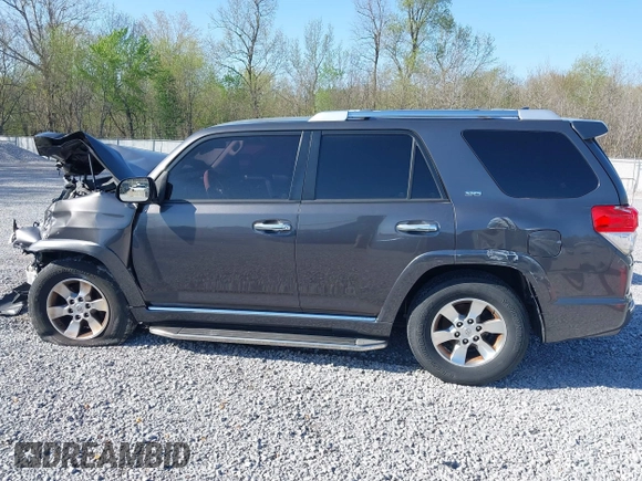 2013 Toyota 4Runner SR5 z VIN JTEZU5JR8D5053197, wystawiony jako IAAI lot #41973107 z przebiegiem 217 750 mil mil oraz . Historia ofert i sprzedaży dostępna na DreamBid. Obrazek 14.