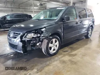 2011 Volkswagen Routan SE z VIN 2V4RW3DG2BR738704, wystawiony jako Copart lot #58767625 z przebiegiem 116 886 mil mil oraz Szkoda całkowita • Salvage title. Historia ofert i sprzedaży dostępna na DreamBid. Obrazek 1.