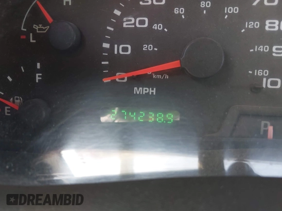 2003 Ford F-250 XL z VIN 3FTNX20LX3MB20798, wystawiony jako IAAI lot #42304074 z przebiegiem 274 238 mil mil oraz . Historia ofert i sprzedaży dostępna na DreamBid. Obrazek 15.