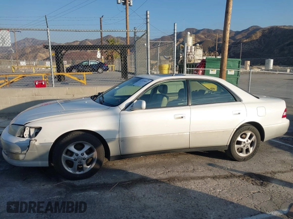 2001 Lexus ES with VIN JT8BF28G210299821, listed as a IAAI auction lot 41539064 with 248,063 mi miles. Bid and sale history available at carsss.com. Image 14.