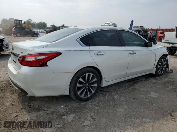 2016 Nissan Altima SV with VIN 1N4AL3AP0GC267131, listed as a Copart auction lot 53040465 with 122,308 mi miles and Salvage Title. Bid and sale history available at carsss.com. Image 3.