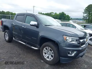 2017 Chevrolet Colorado 2WD LT z VIN 1GCGSCEN1H1227072, wystawiony jako IAAI lot #42247224 z przebiegiem 79 541 mil mil oraz . Historia ofert i sprzedaży dostępna na DreamBid. Obrazek 1.