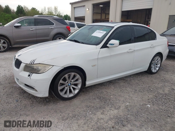 2011 BMW 3 Series 328i with VIN WBAPH7G5XBNN05029, listed as a IAAI auction lot 41955493 with 1 mi miles. Bid and sale history available at carsss.com. Image 2.