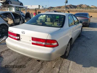 2001 Lexus ES with VIN JT8BF28G210299821, listed as a IAAI auction lot 41539064 with 248,063 mi miles. Bid and sale history available at carsss.com. Image 4.