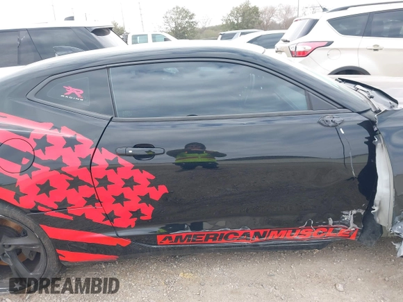 2019 Chevrolet Camaro 1SS z VIN 1G1FE1R73K0141237, wystawiony jako IAAI lot #41550025 z przebiegiem 35 477 mil mil oraz . Historia ofert i sprzedaży dostępna na DreamBid. Obrazek 13.