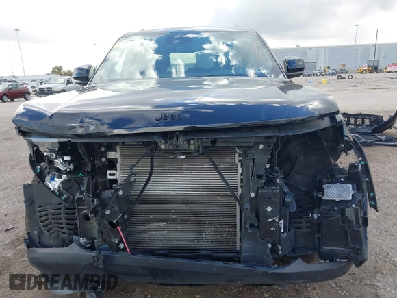 2023 Jeep Grand Cherokee Laredo z VIN 1C4RJHAG7PC661998, wystawiony jako IAAI lot #41104990 z przebiegiem 43 718 mil mil oraz . Historia ofert i sprzedaży dostępna na DreamBid. Obrazek 6.