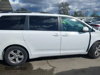 2013 Toyota Sienna LE AAS with VIN 5TDKK3DC4DS358746, listed as a IAAI auction lot 41788838 with 92,281 mi miles. Bid and sale history available at carsss.com. Image 14.