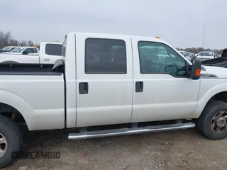 2014 Ford Super Duty F-250 SRW XL with VIN 1FT7W2B65EEB85926, listed as a IAAI auction lot 41251946 with 275,096 mi miles. Bid and sale history available at carsss.com. Image 13.
