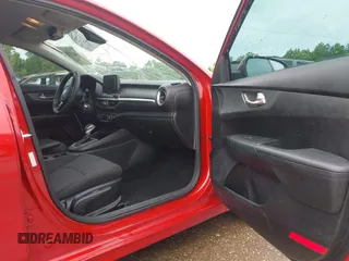 2019 Kia Forte LXS z VIN 3KPF24AD4KE063447, wystawiony jako IAAI lot #42278872 z przebiegiem 70 362 mil mil oraz . Historia ofert i sprzedaży dostępna na DreamBid. Obrazek 5.