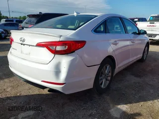 2015 Hyundai Sonata SE z VIN 5NPE24AF7FH020641, wystawiony jako IAAI lot #42368461 z przebiegiem 88 218 mil mil oraz . Historia ofert i sprzedaży dostępna na DreamBid. Obrazek 4.