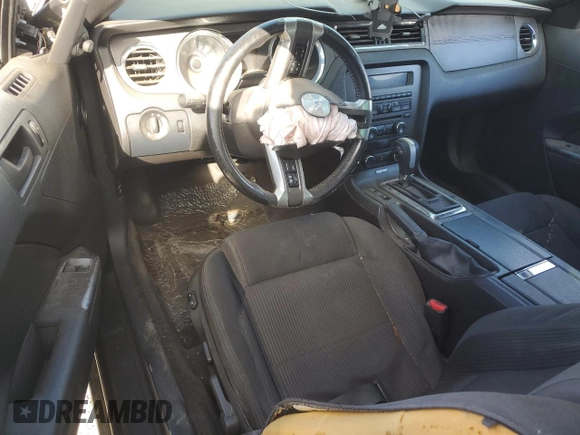 2013 Ford Mustang V6 z VIN 1ZVBP8AM2D5251497, wystawiony jako Copart lot #75857634 z przebiegiem Nie podano mil oraz Czysty tytuł • Clean title. Historia ofert i sprzedaży dostępna na DreamBid. Obrazek 8.