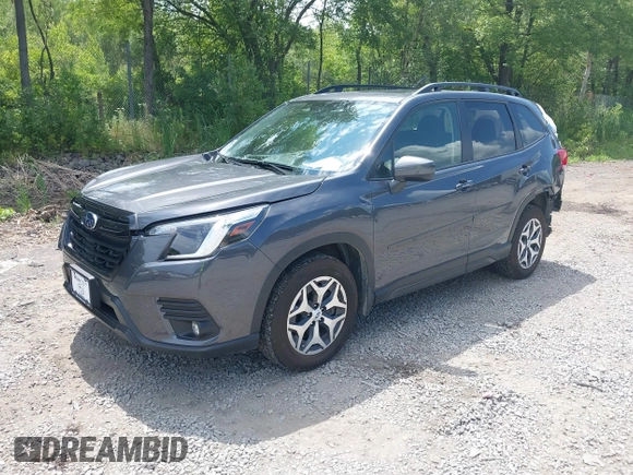 2024 Subaru Forester Premium with VIN JF2SKADC8RH489132, listed as a IAAI auction lot 39957863 with 8,014 mi miles. Bid and sale history available at carsss.com. Image 17.