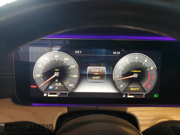 2019 Mercedes-Benz E 450 z VIN WDD1J6HBXKF108139, wystawiony jako Copart lot #58035605 z przebiegiem 44 987 mil mil oraz Szkoda całkowita • Salvage title. Historia ofert i sprzedaży dostępna na DreamBid. Obrazek 9.