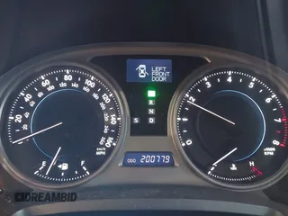2009 Lexus IS 250 z VIN JTHCK262395031561, wystawiony jako IAAI lot #41975402 z przebiegiem 200 779 mil mil oraz . Historia ofert i sprzedaży dostępna na DreamBid. Obrazek 7.